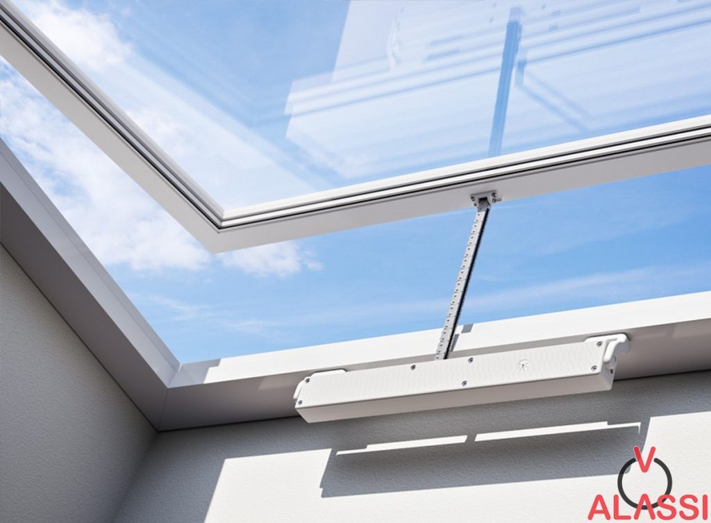 Motor za odimljavanje montiran